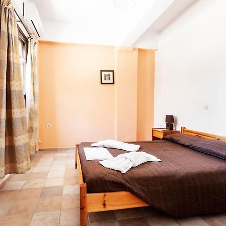 One Bedroom Apartment With Kitchenette# 12 A Raches  Exteriér fotografie