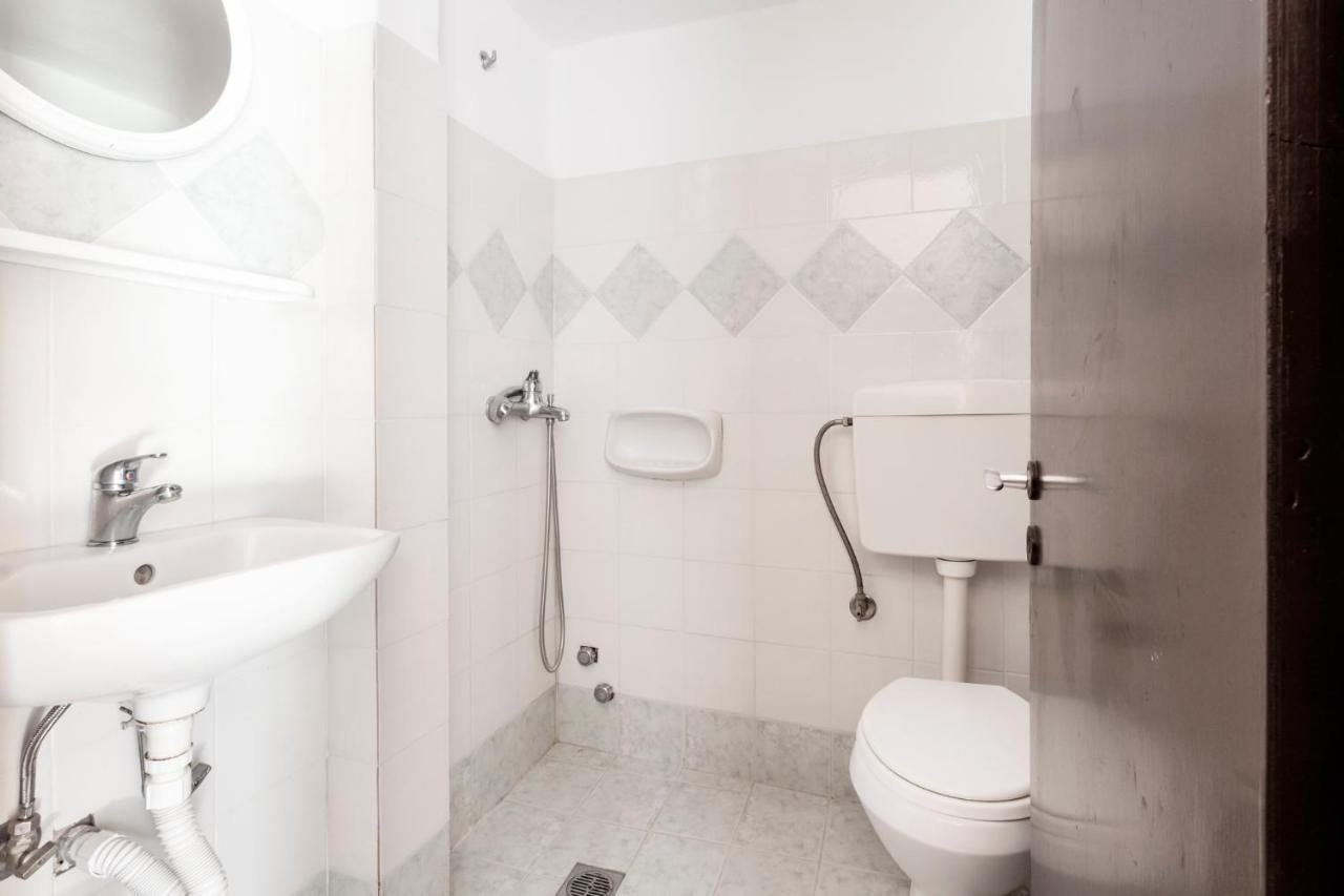 One Bedroom Apartment With Kitchenette# 12 A Raches  Exteriér fotografie